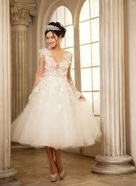 Short Wedding Dresses: Who They Suit and How to Style Them